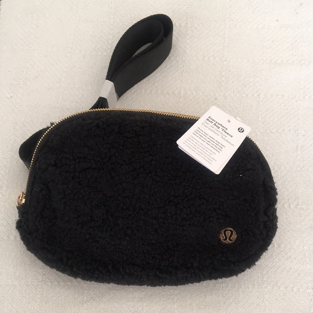 NWT Lululemon Fleece Everywhere Belt Bag Black - Picture 2 of 6